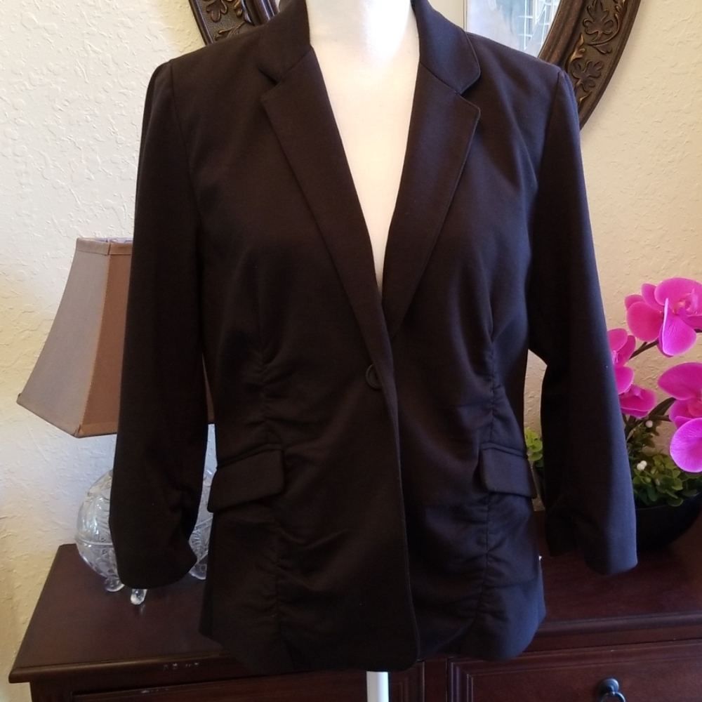 Black 3/4 sleeve jacket